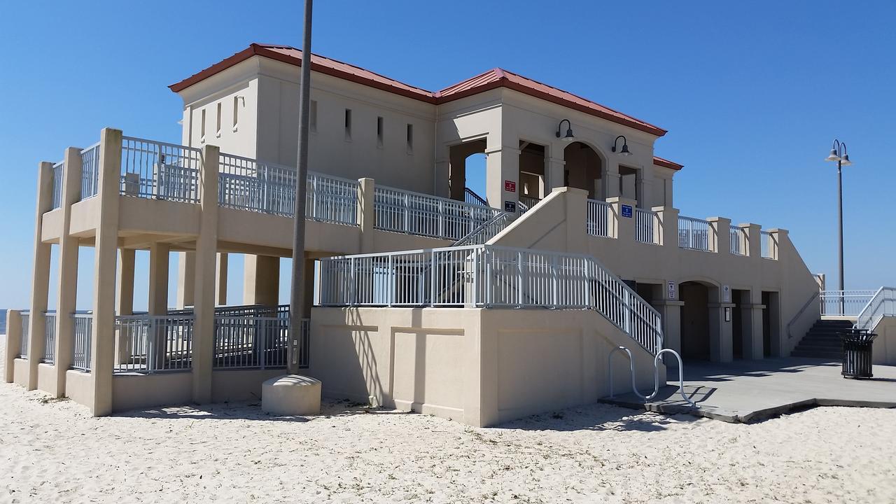 Beach Comber At Oak Shores Biloxi Exterior photo